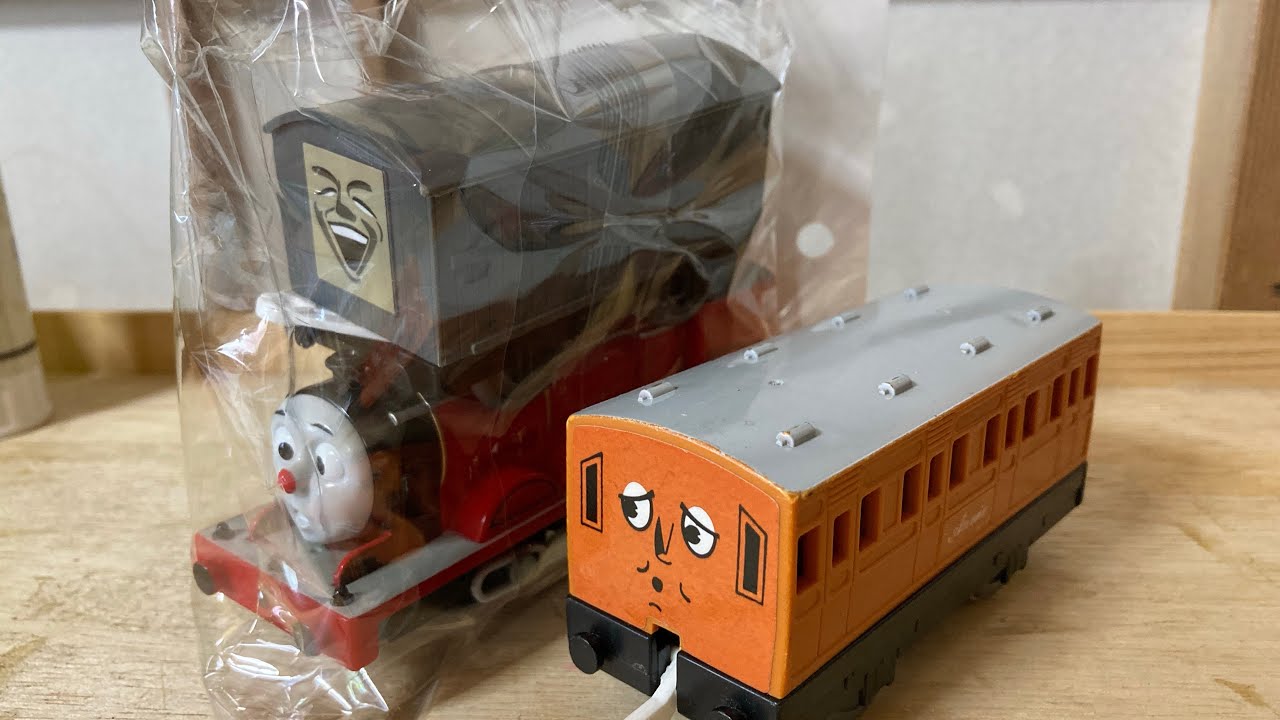 ホビーオフで音が鳴るアニーと驚き顔のジェームスを買いました。（改造）