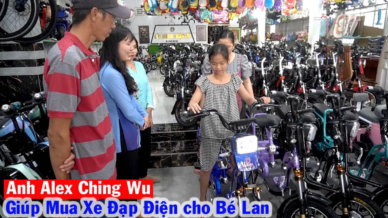 Tấm Lòng của Anh Alex Ching Wu giúp Bé Lan có Chiếc Xe Đạp Điện để Chuẩn Bị Đi Học Lại