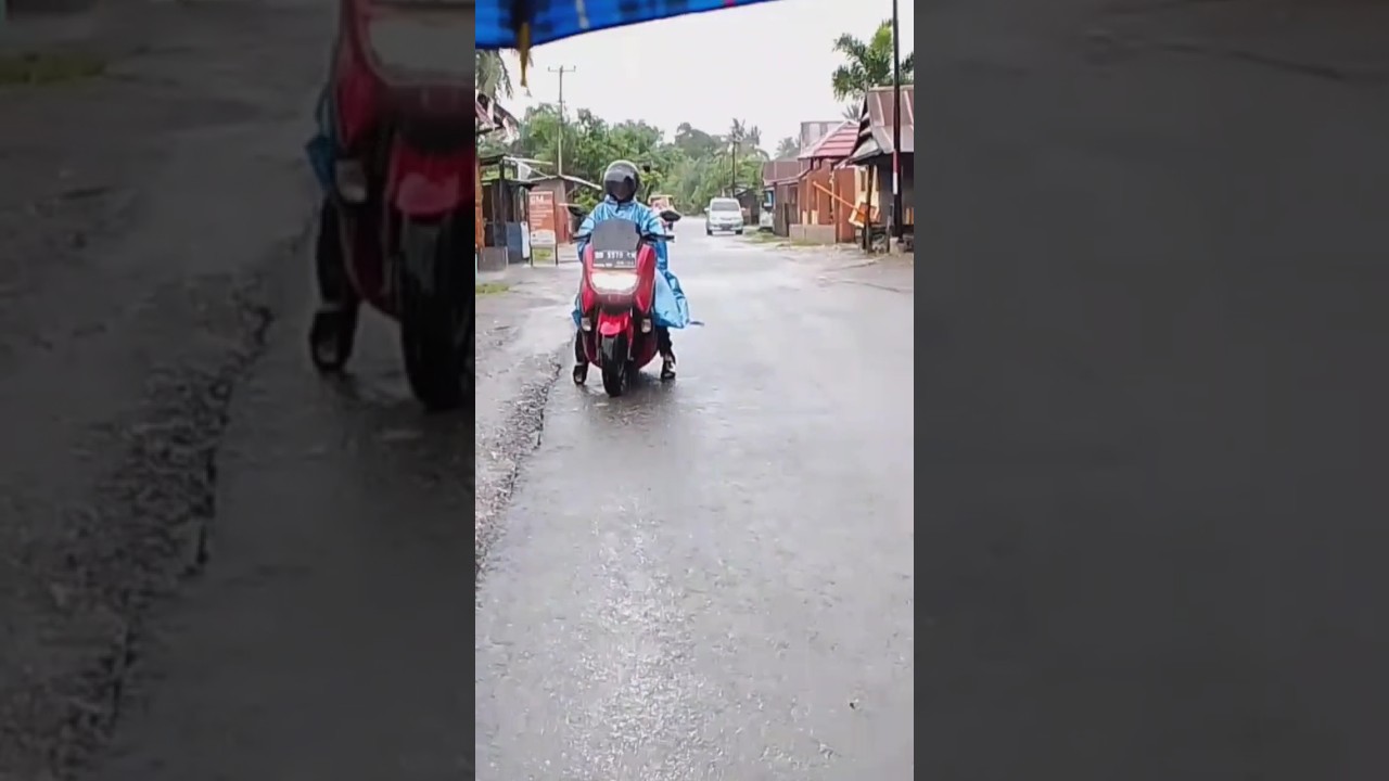 Walking Through the rain and thunderstorm #heavyrain #rainvideo #walkingrain