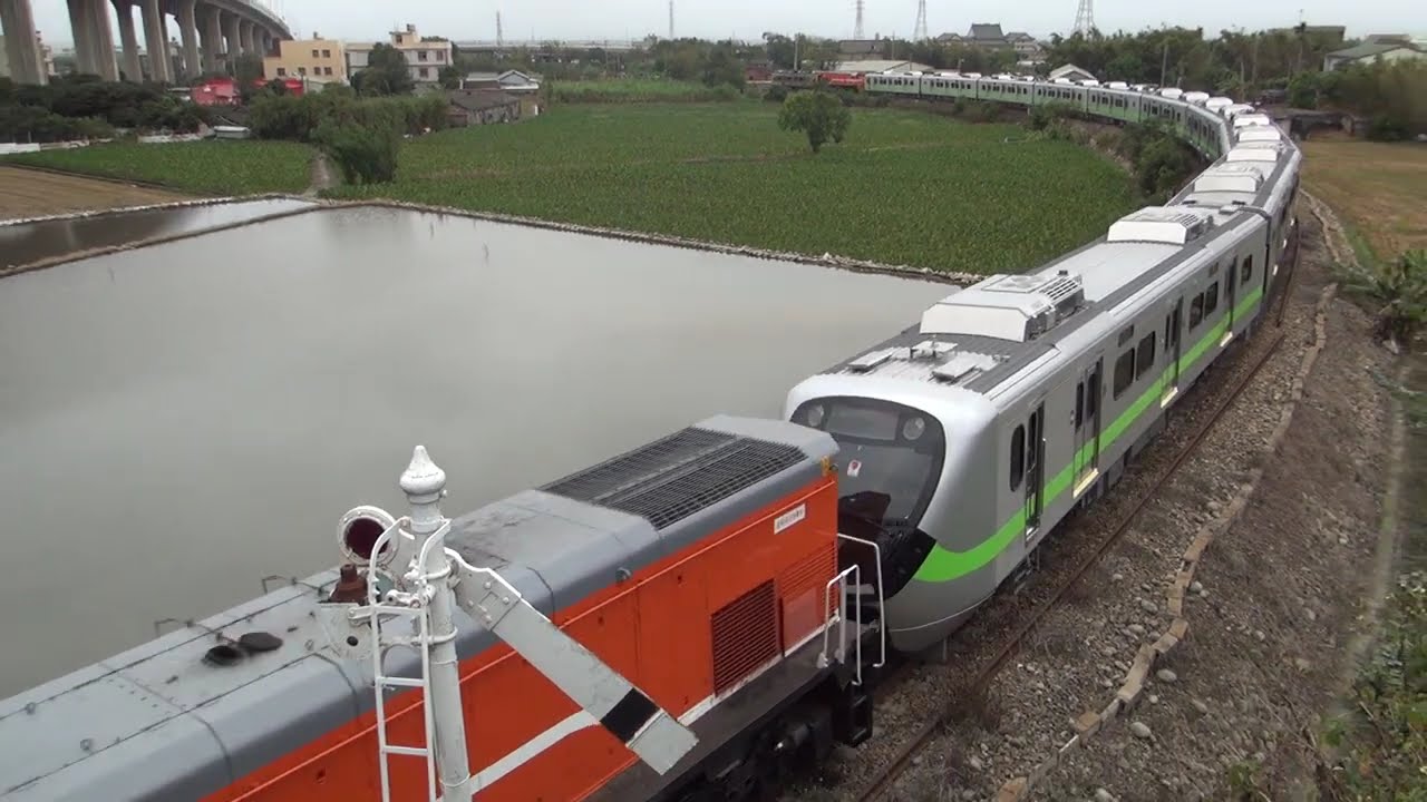 【8797次】臺鐵 2022.11.25 [柴電機車 R152 & R153] 回顧EMU937出港 爬上臺中港站ft.臂木式號誌 TR【No.8797】New EMU937 Set Escorted