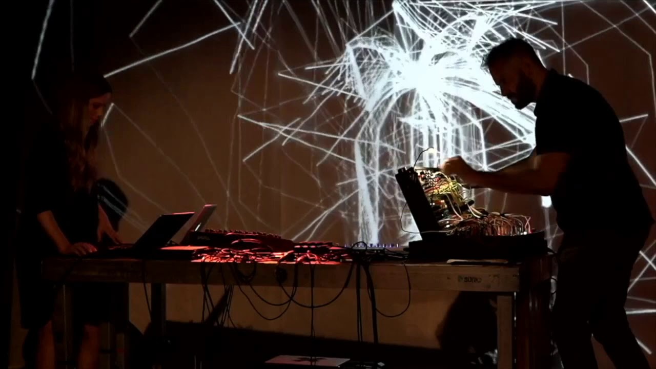 HHNOI & Rachel Palmer - Smashes to Ashes (Live at Club Bahnhof Ehrenfeld)