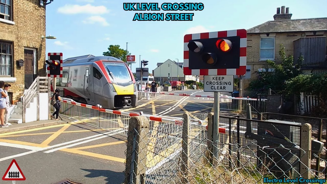Saxmundham Albion Street Level Crossing, Suffolk (06/08/25)