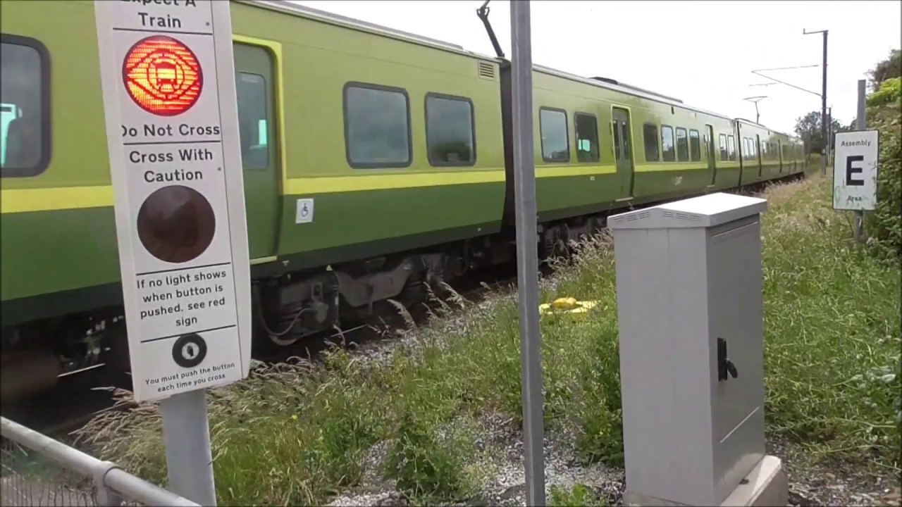 *New Warning Signals* Rathdown Road Level Crossing, Co. Wicklow