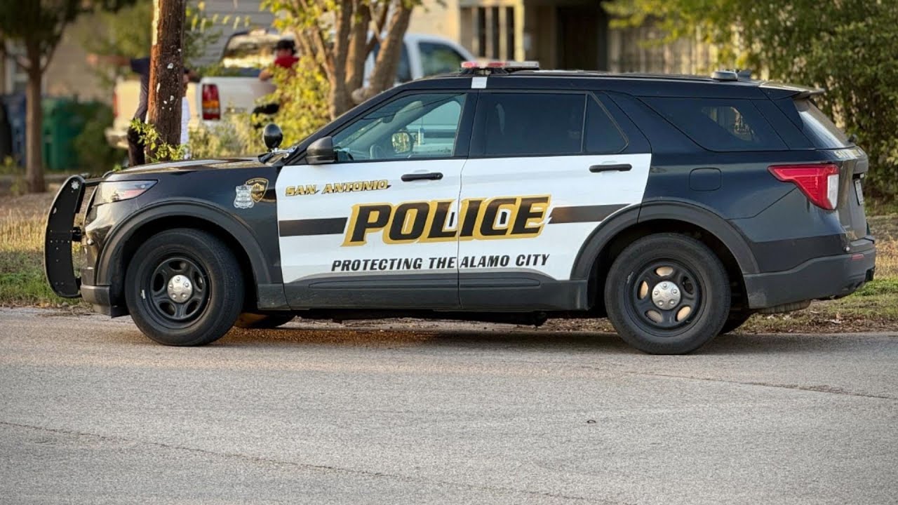 Records: SAPD officer indefinitely suspended after abandoning car at crash scene while intoxicated