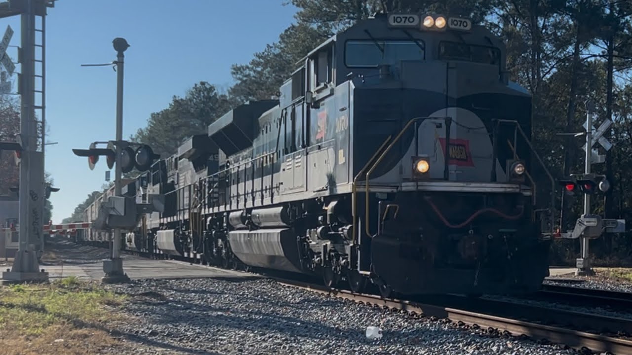 NS 330 1070 leading 9:13 AM