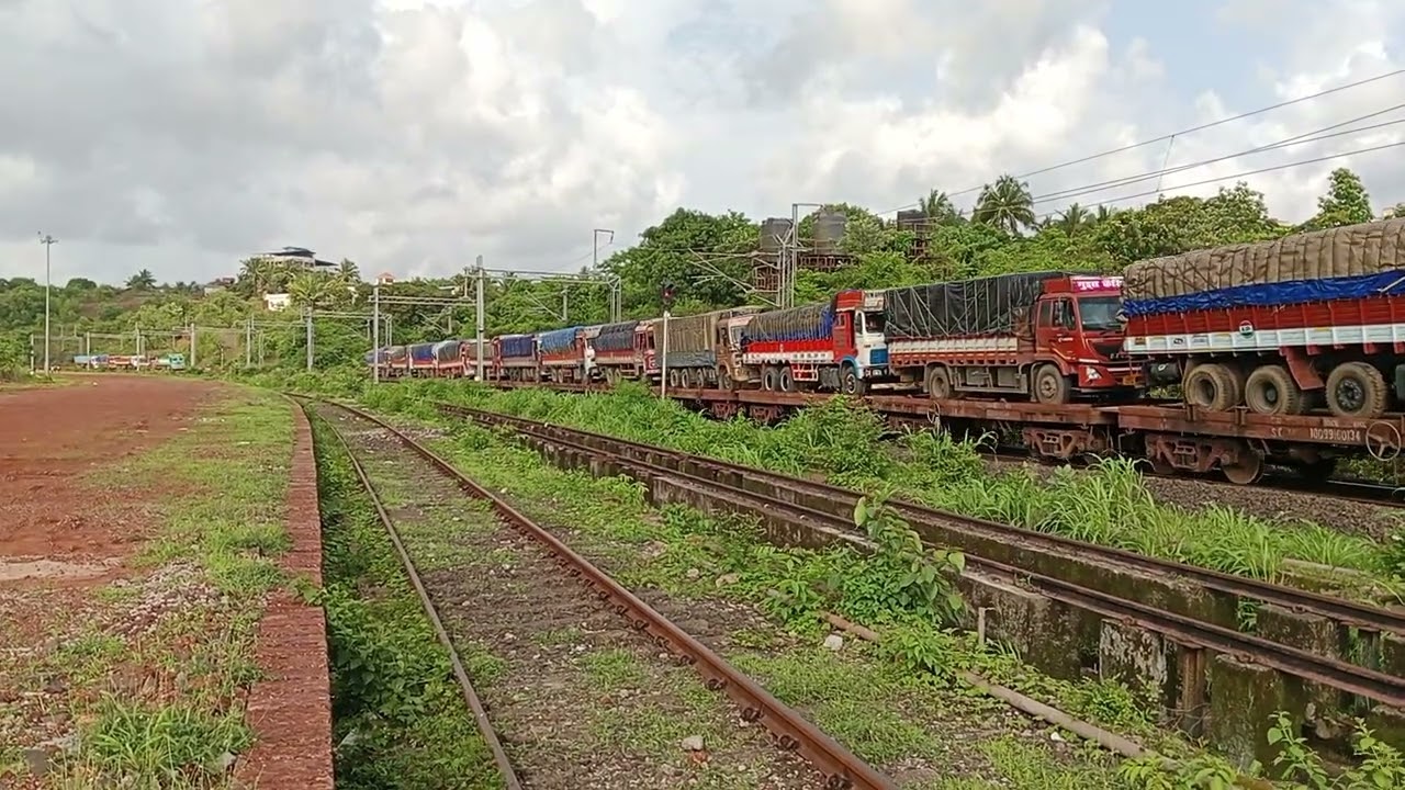 Abu Road WDG 4 12417 with RORO | Konkan Railway | Indian Railways