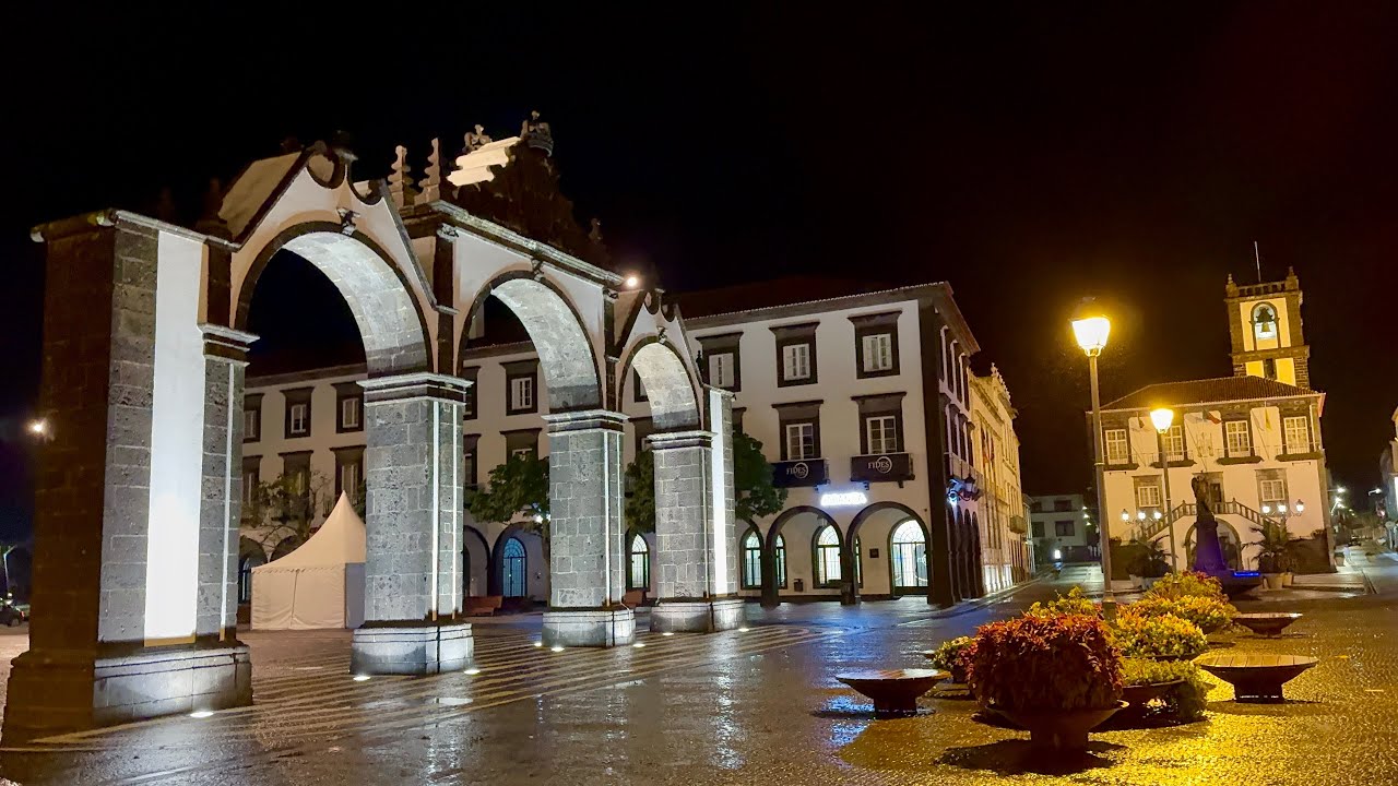 Ponta Delgada night walk 🚶in the summer rain 🌧️ 4K, Sao Miguel Azores Portugal 🇵🇹 - 19.09.2025 #asmr