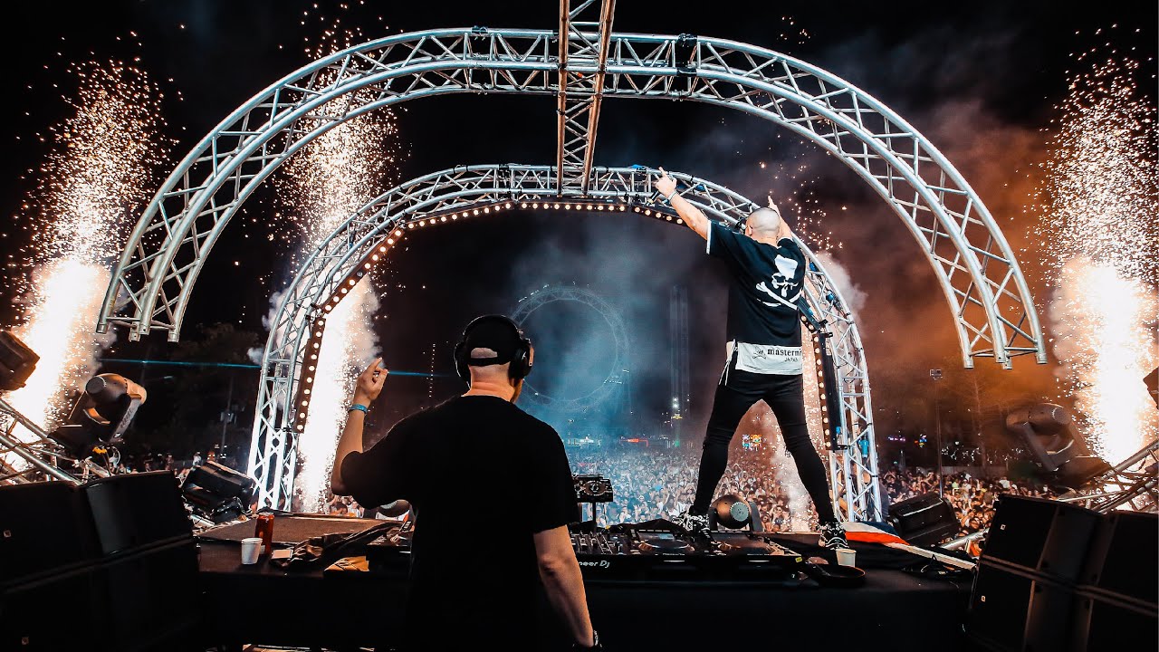 DA TWEEKAZ Live At NEON Countdown 2022