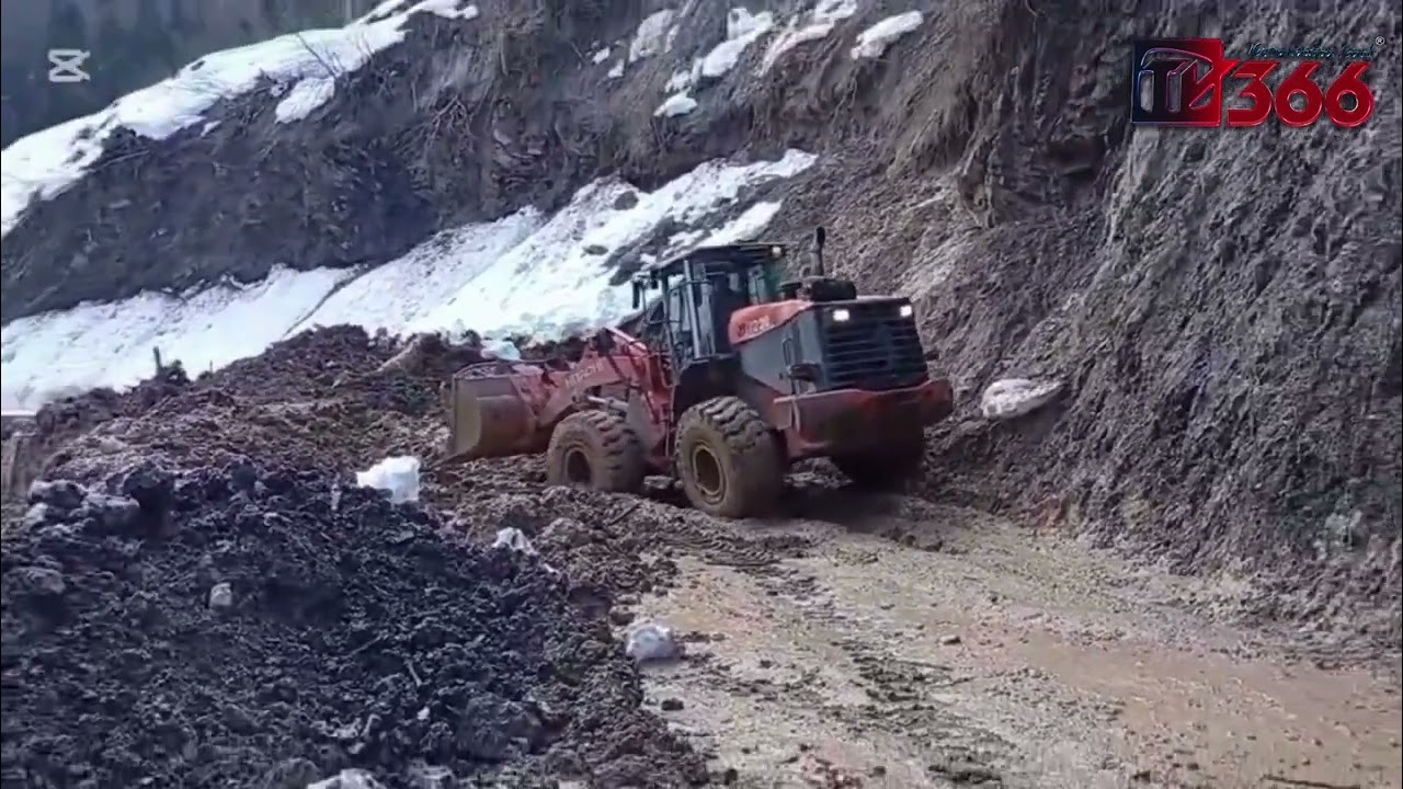 Kastamonu'da eriyen kar heyelana neden oldu