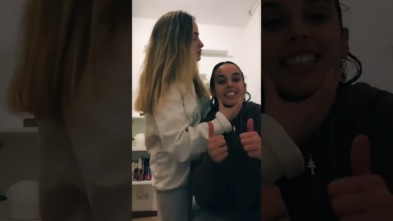 Sel y Carla 22/2/24. peiname tú,q.me encuentro mal. #tiktok #live #parati #xfin #amor💛#Maldiva20_😘💛💜