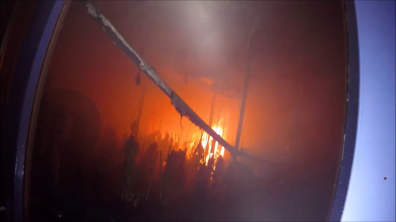 Brandweer Prio1 uitslaande woningbrand met hennepkwekerij