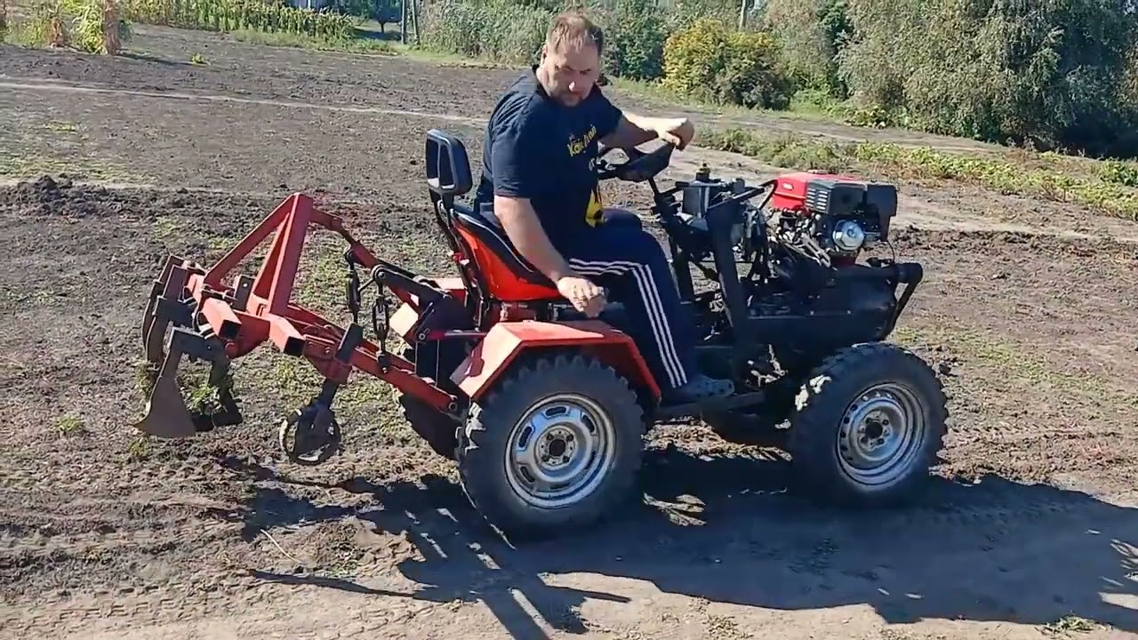 Бур'яни не дали трактору відпочити