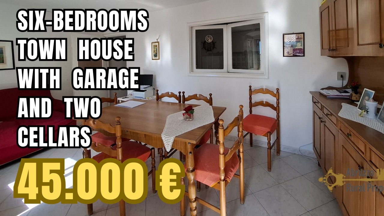 Six bedrooms town house with garage and two stone cellars. Castiglione Messer Marino
