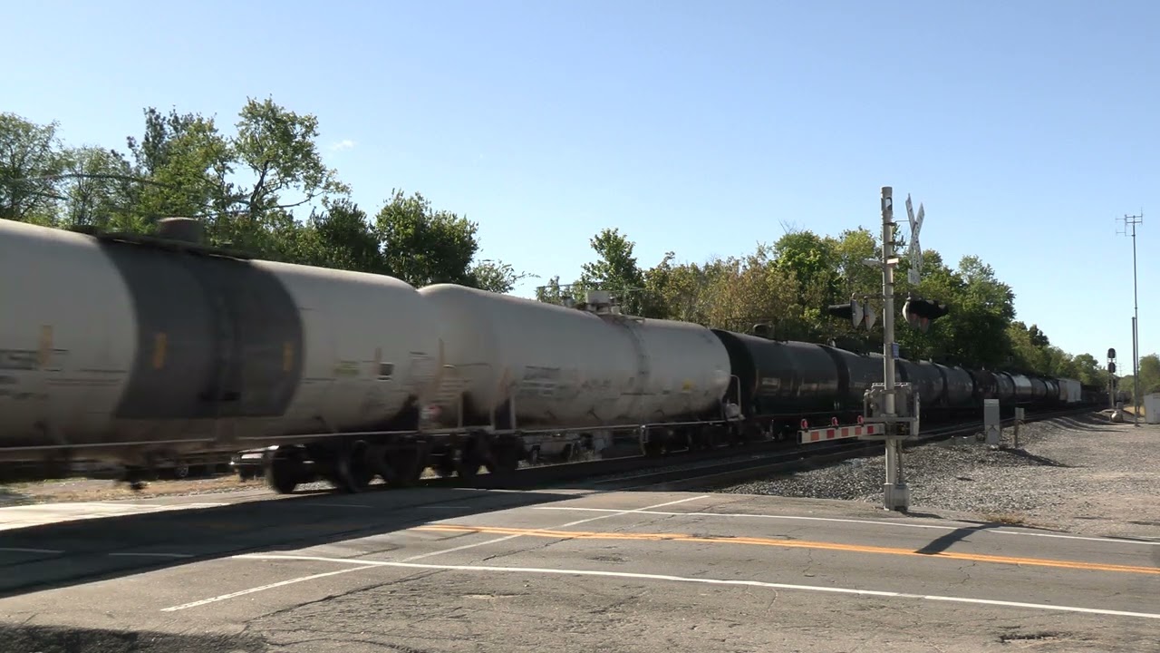 NORFOLK SOUTHERN GE D9-44CW Northbound Mix Freight