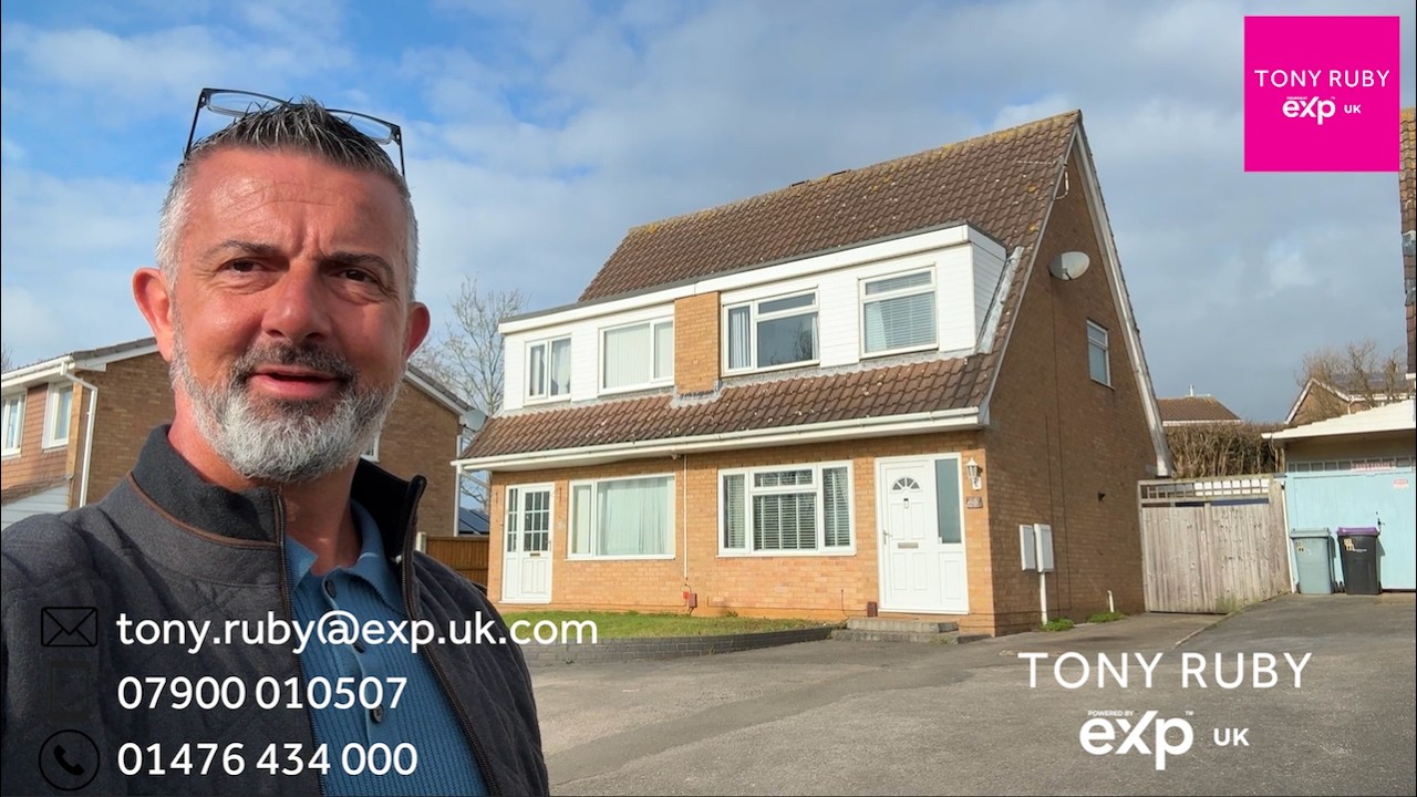 Extended 3 Bedroom Home in Barrowby Gate, Grantham | Driveway, Garage & Family Kitchen 🏡
