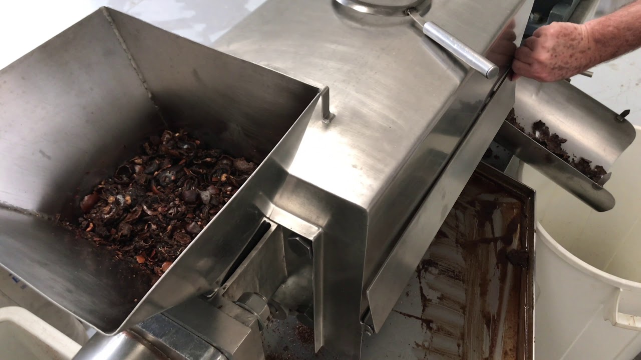 Extração de LCC - óleo da casca de castanha de caju - Prensa Ecirtec