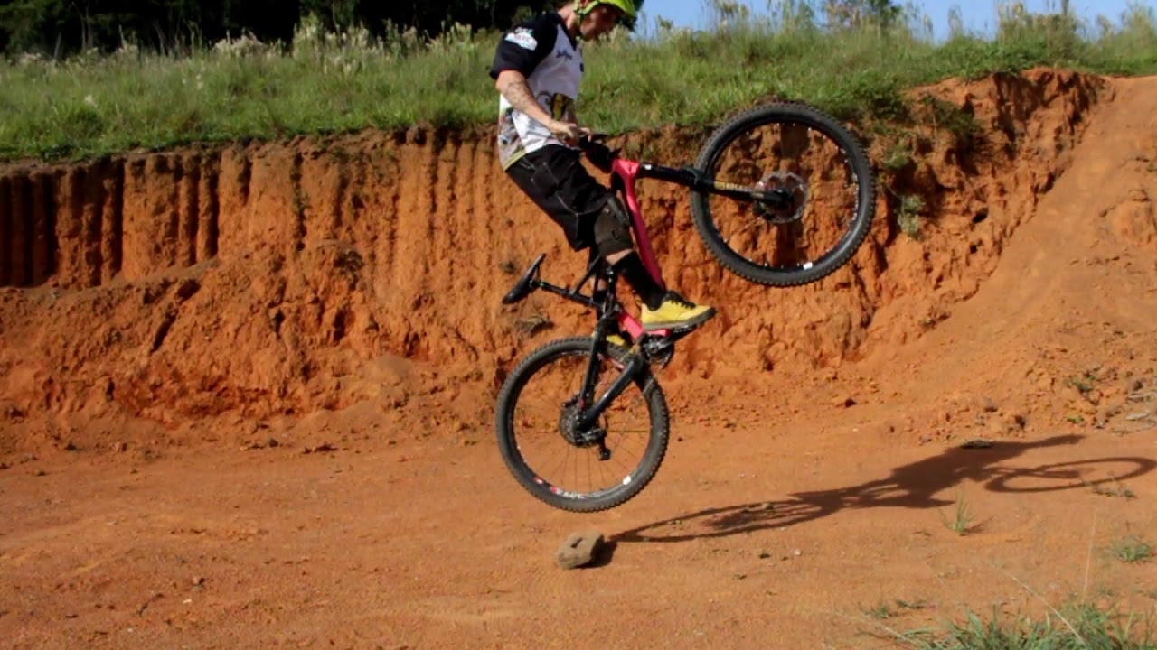 Tutorial de como mandar bunny hop (bob) e melhorar nos pulos de bike - How to ep. 3