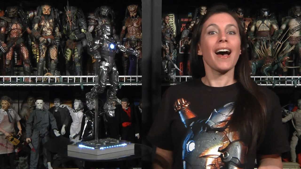 Hot Toys Iron Man 2 Mark II Armor Unleashed MMS150 1:6 - Hot Chix Cool Toy Review (Ep 47)