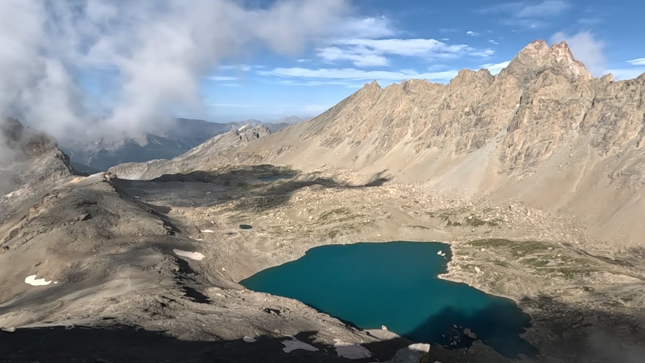 Lac des 9 Couleurs et Tête de la Fréma