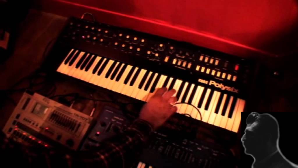 Arnaud Rebotini avec Roland TR707 et SH101