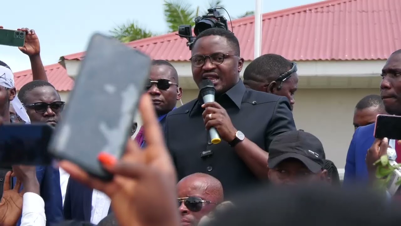 Le Gouverneur Christian KITUNGWA MUTEBA prêche la paix après le récent soulèvement