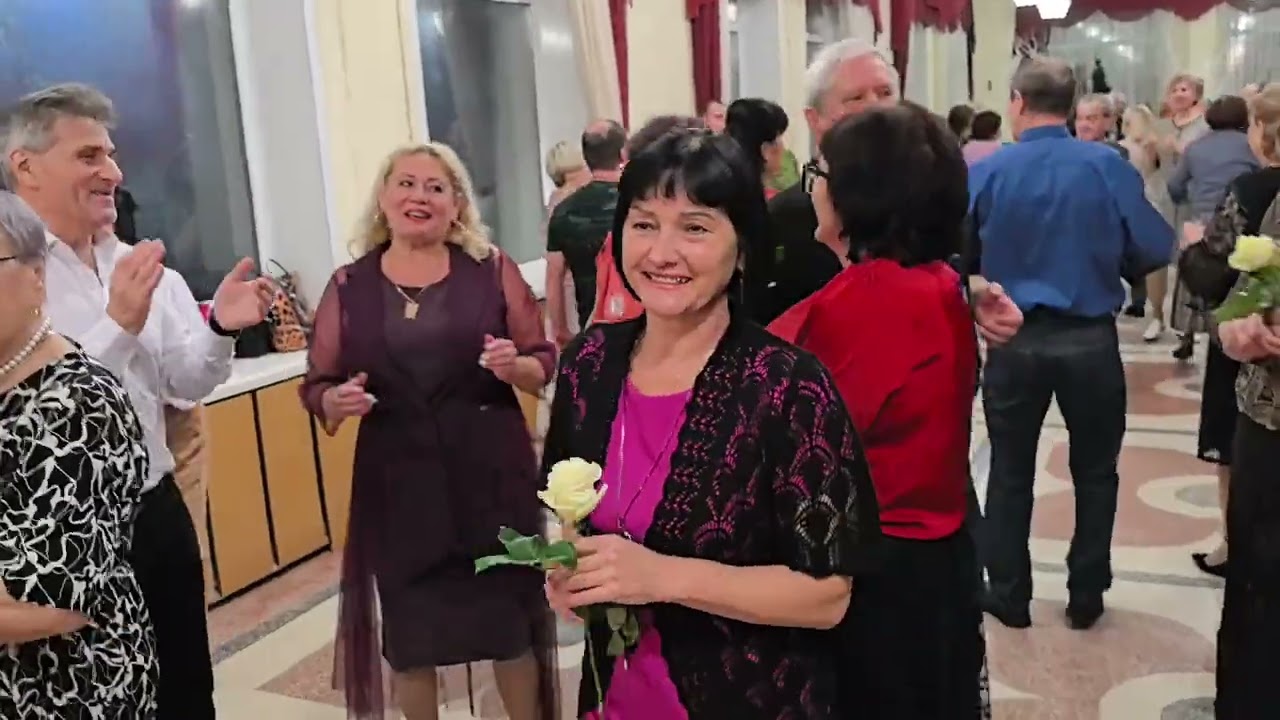 С Праздником, дорогие МАМОЧКИ 🌹🌹🌹... 30.11.25...