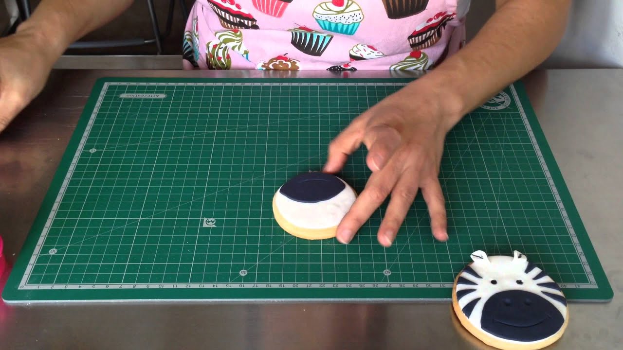 galletas decoradas con fondant en forma de animales. Cebra