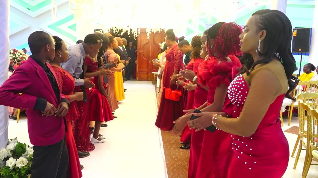 Wazazi wakiingia: Usiku wa Glory Machange