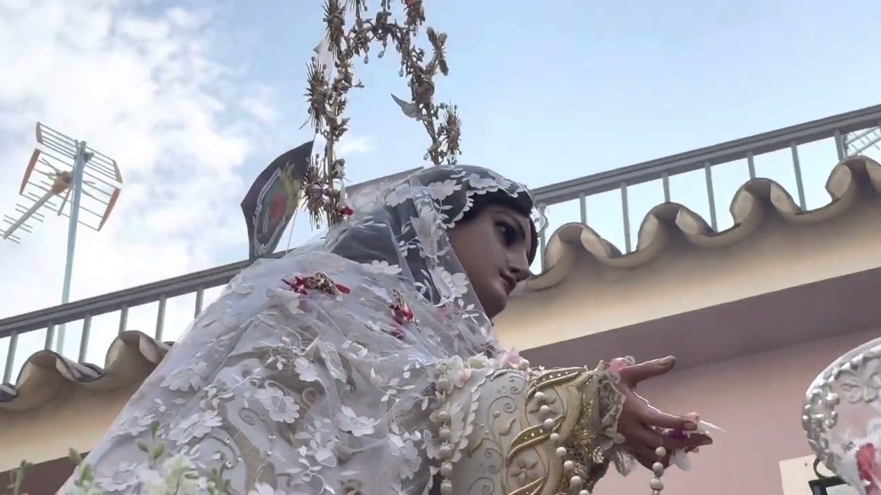 Petalada a Virgen del Rocío | Pentecostés 2023 | BM Virgen del Rocío Málaga | 4K