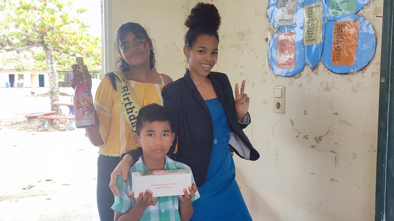 SURPRISING GABRIELLA AT SCHOOL 🎉🥳🎉 HAPPY BIRTHDAY MY GIRL🎂❤️😘🤗🥳🎉🎂🎊
