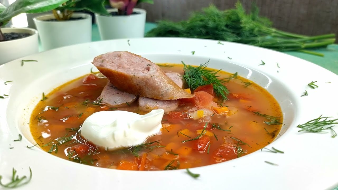 Простой фасолевый суп с колбасками