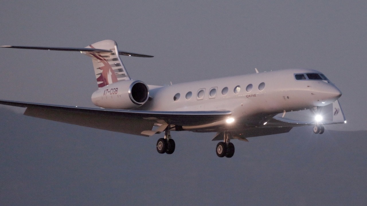 VAN NUYS AIRPORT PRIVATE JETS | Plane landing and takeoff video