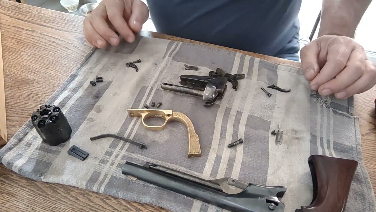 Colt 1860 Army , démontage et remontage.