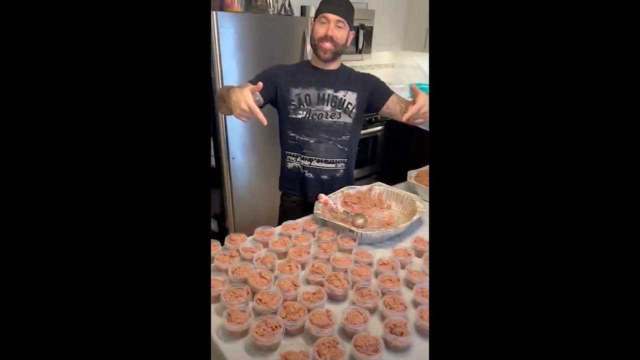 V6 How to Make Raw Cat Food - Packing in small freezer safe containers & Freezing cat food