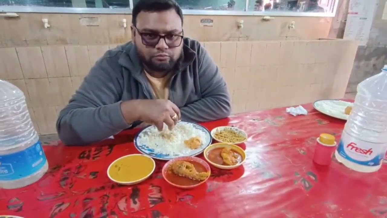  শহীদ হবিবুর রহমান (রাজশাহী বিশ্ববিদ্যালয়) হলের ক্যান্টিনের খাবারের অসাধারণ স্বাদের কথা।