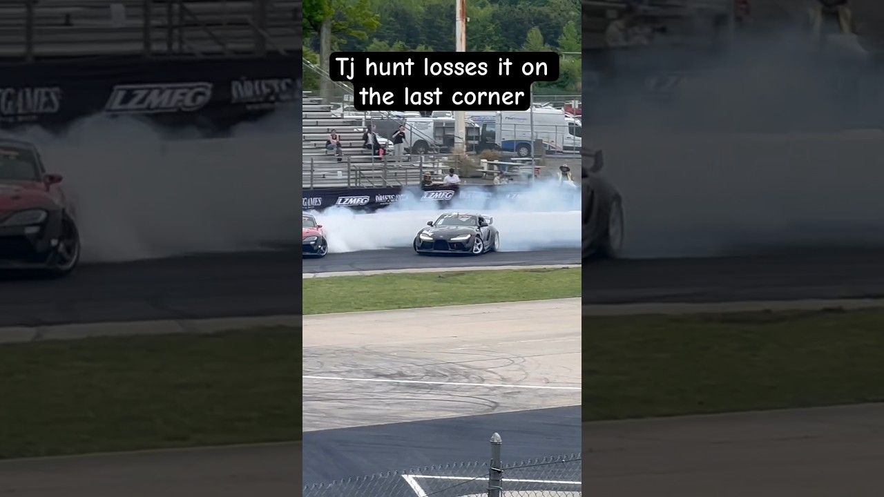 TJ Hunt losses it on the last corner against Adam LZ #drift #tjhunt #adamlz