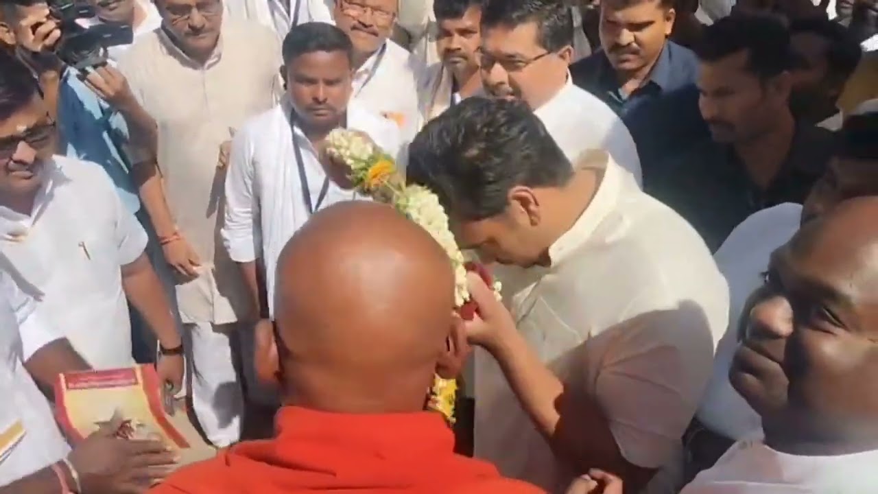 ಚಿತ್ರದುರ್ಗದಲ್ಲಿ ಯದುವೀರ್ ಕೃಷ್ಣದತ್ತ ಚಾಮರಾಜ ಒಡೆಯರ್‌ಗೆ ಸಂಪ್ರದಾಯಬದ್ಧ ಸ್ವಾಗತ
