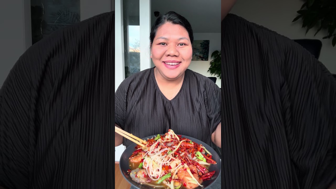 អ្នកមើលអស់ទឹកមាត់ម៉ានប៉ោតហើយ😆 ផុសវីដេអូចាស់ មើលលេងៗសិនណាបេះដូង ❤️ម្នាក់នេះសុំសម្រួលអារម្មណ៍សិន🙏