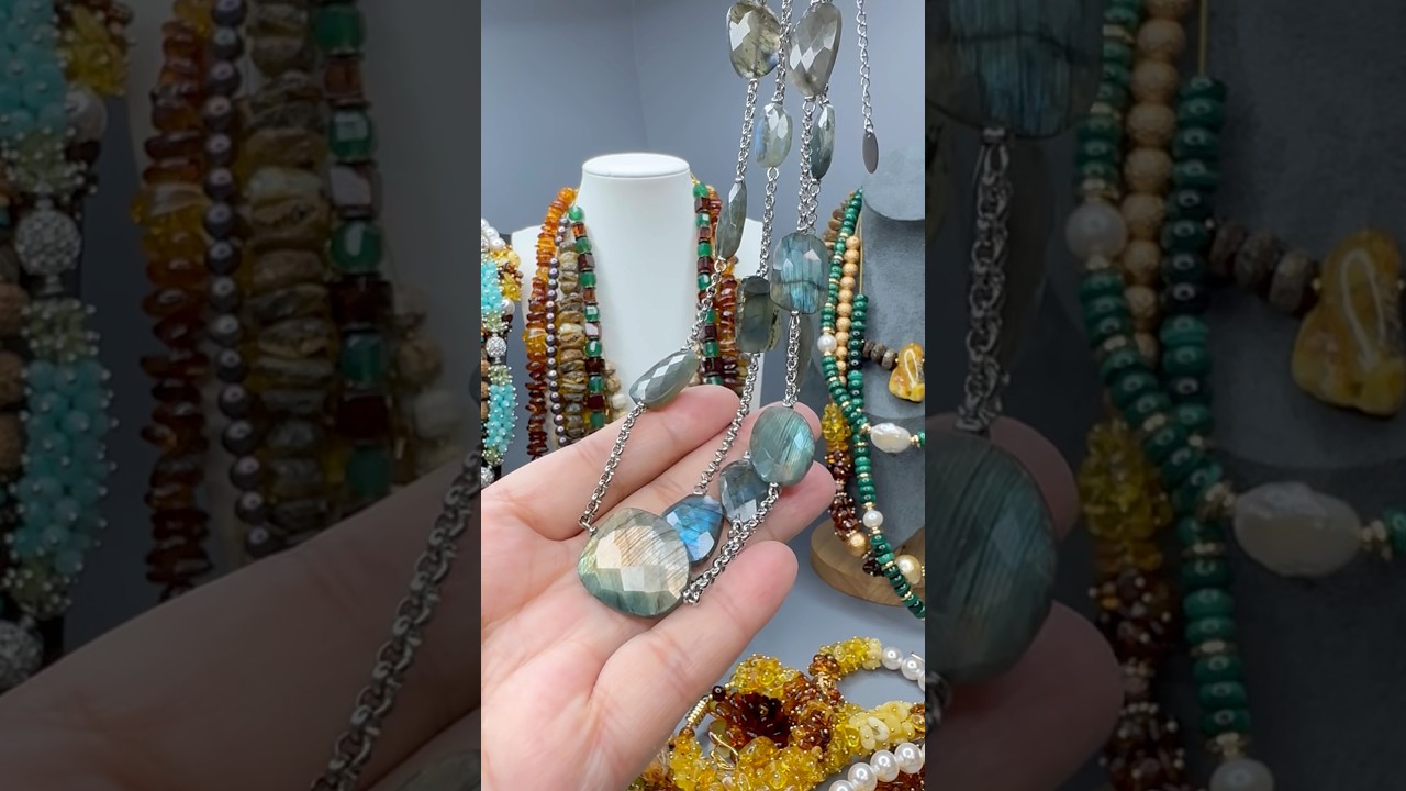 Labradorita en joyer&iacute;a de dise&ntilde;o de Guzel Ivanova #labradorita #labrador