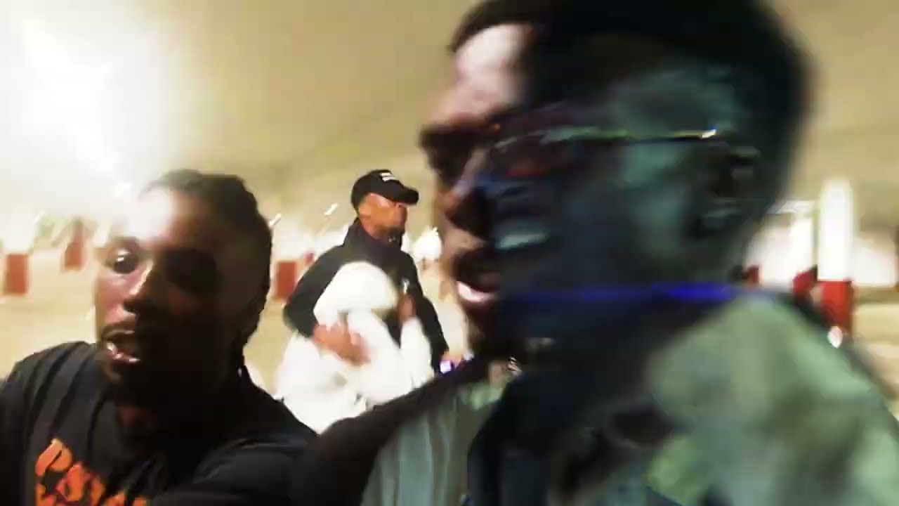 Toy&eacute; : Payroll