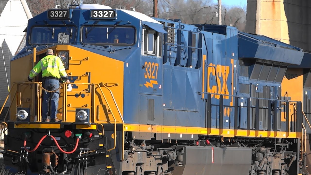 New CSX ET44AH Dropping Trash Cars In Brunswick