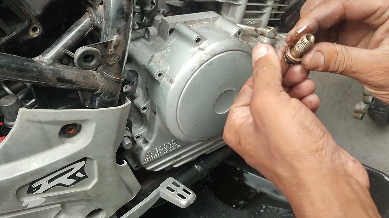 Como trocar embreagem da fazer 250,parte 01.