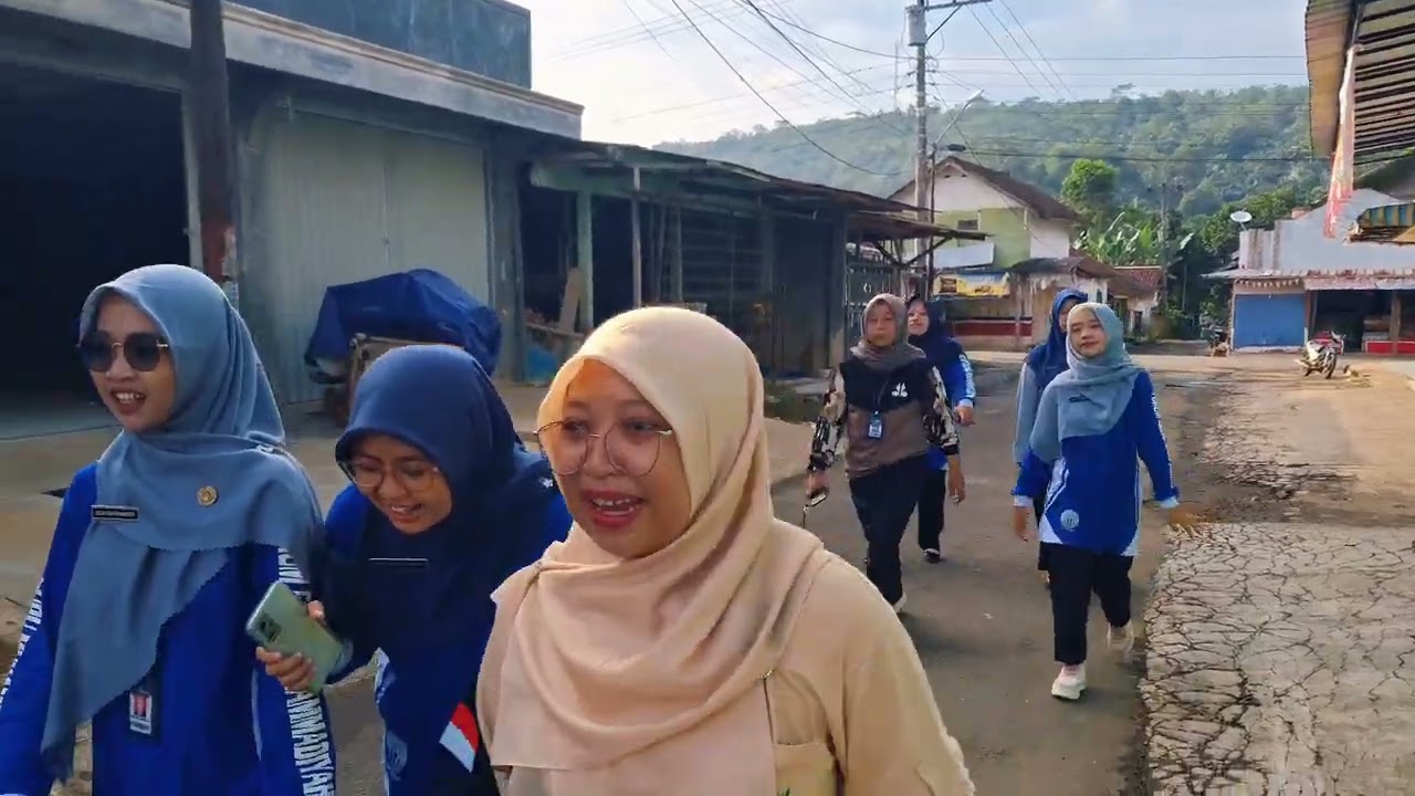 Kegiatan Jalan Sehat SMP Muhammadiyah 1 Dayeuhluhur