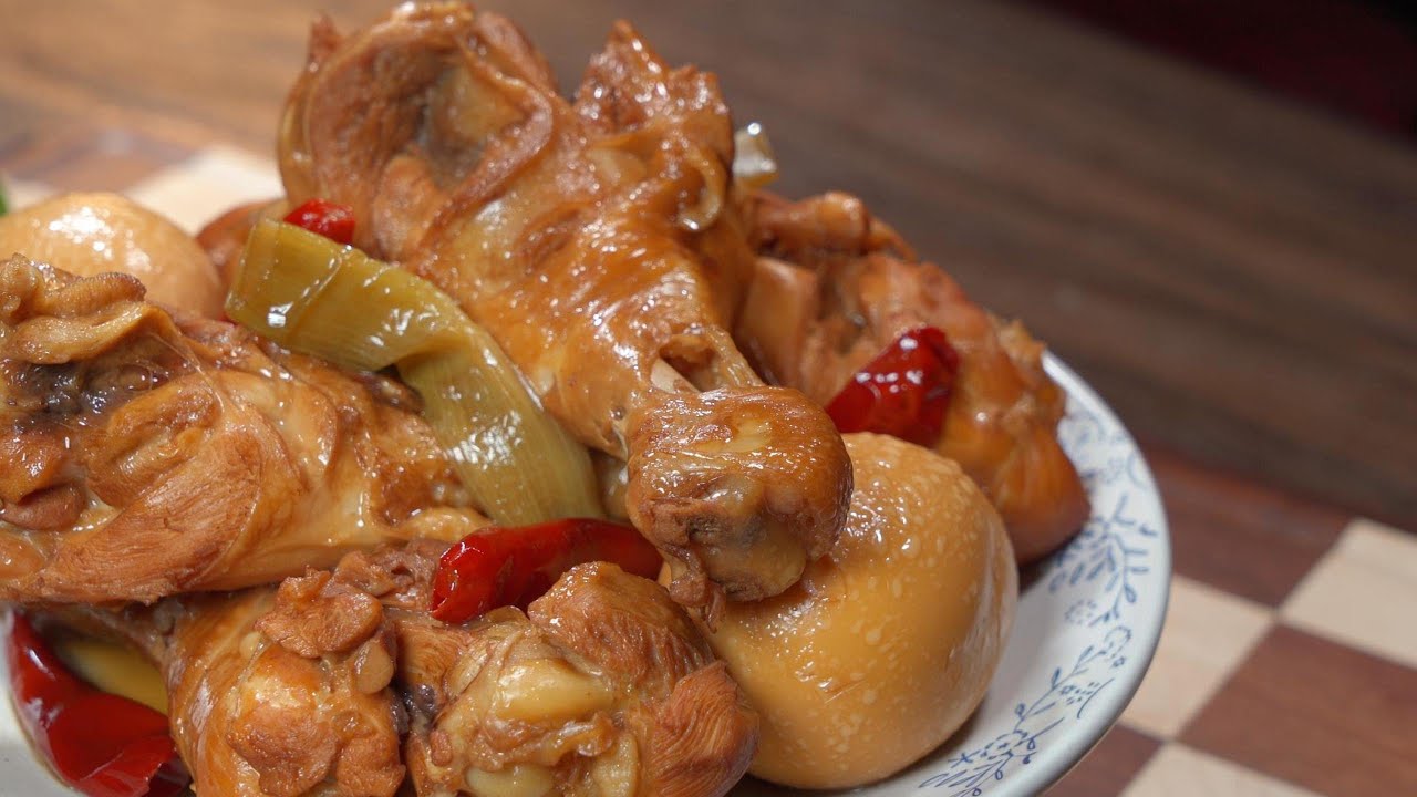 Тушеные куриные ножки в китайском стиле – сытное и вкусное блюдо.