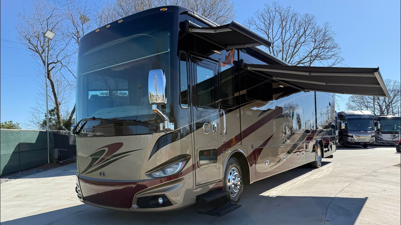 GARAGE KEPT 2017 TIFFIN PHAETON 40AH $169950