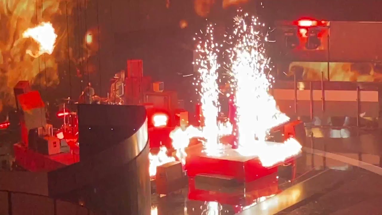 Bad Bunny - Maldita Pobreza Live at the 2021 Latin Grammy Awards MGM Grand Las Vegas 11/18/21