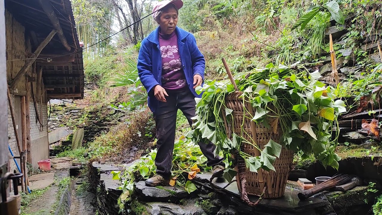 The traditional rural life in southwest China, over 50 million people still live like this.