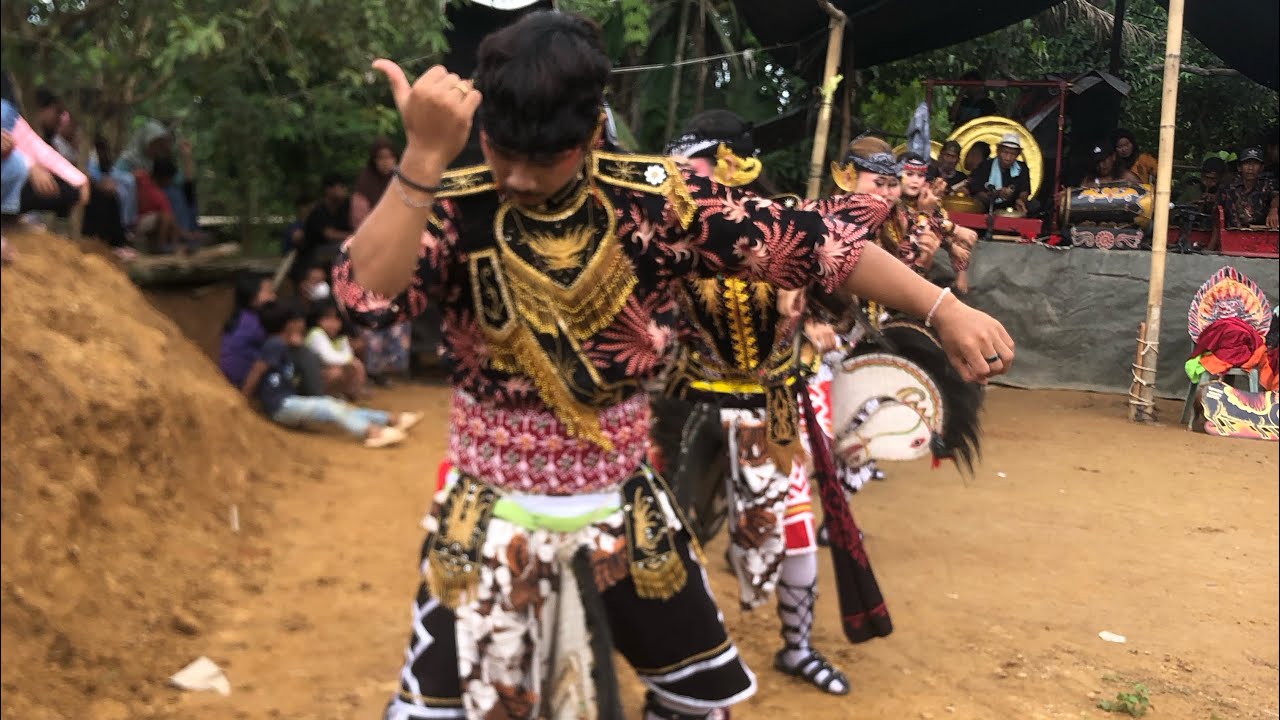 Turonggo ngesti budoyo di komplek jembatan sasak Margodadi Ambarawa Pringsewu 