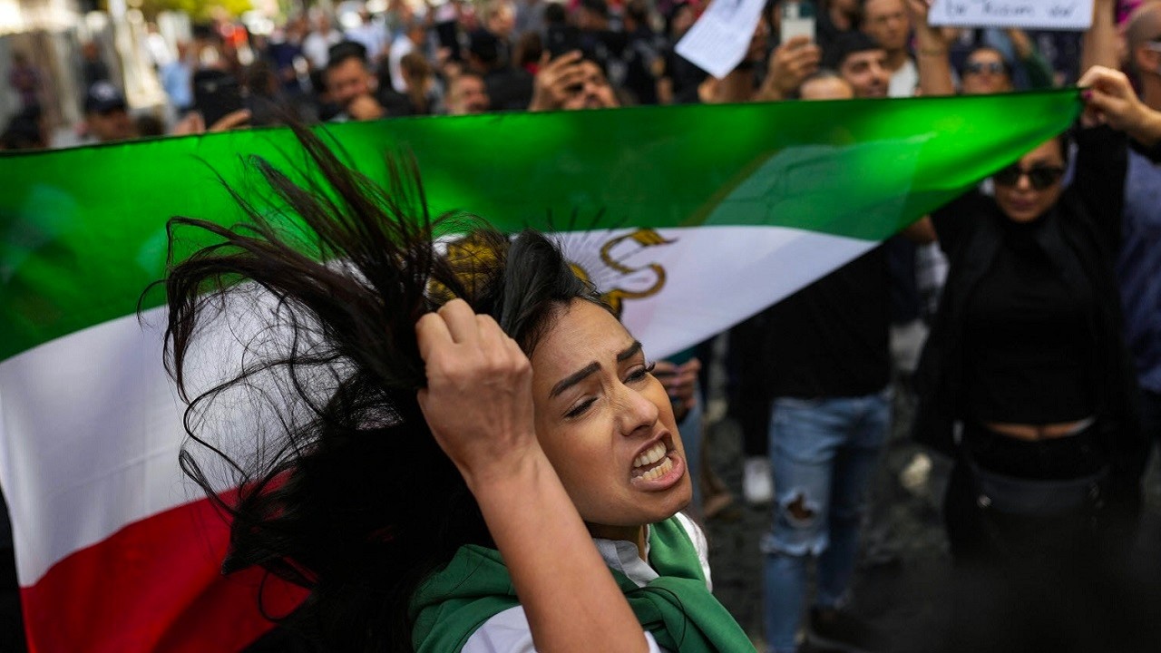 Iran : La jeunesse iranienne ne souhaite pas voir un chef religieux prendre la succession