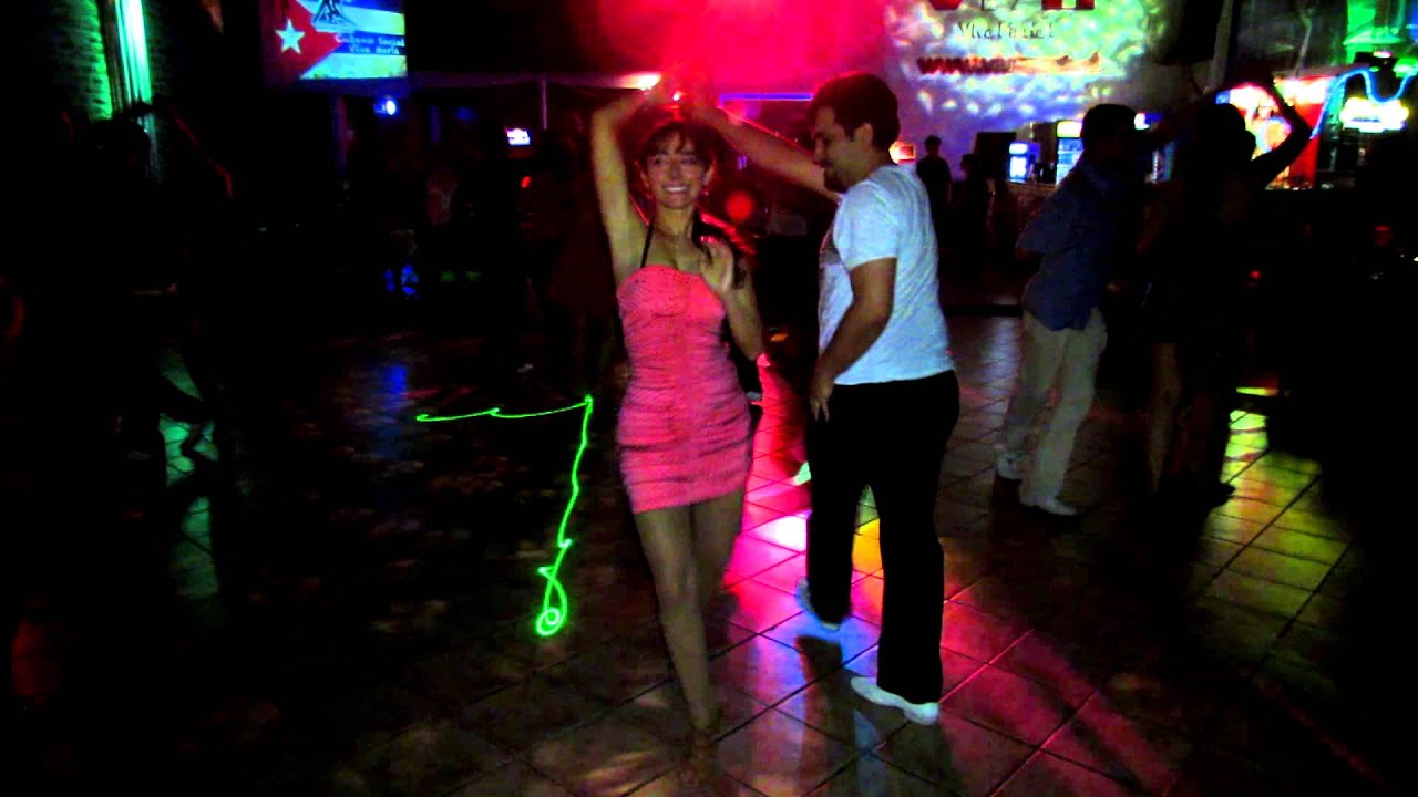 Salsoteca Viva María (Valparaíso - Chile) ~  Karina & Leonardo (salsa)